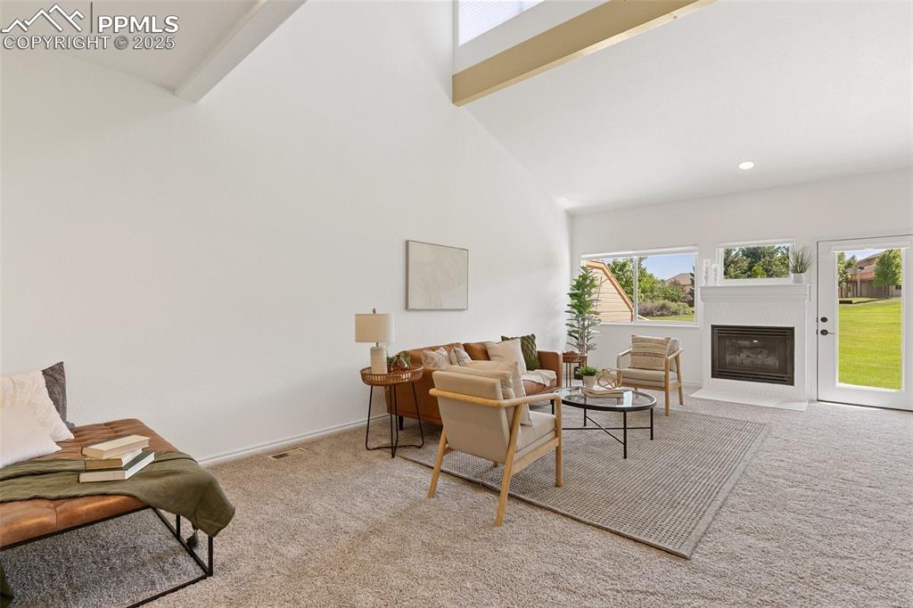 Image 5 of 30: Living Room