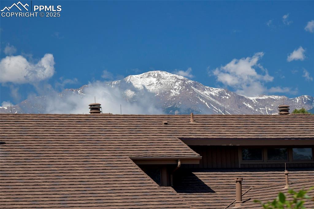 Image 19 of 25: Pikes Peak and Mountain Views