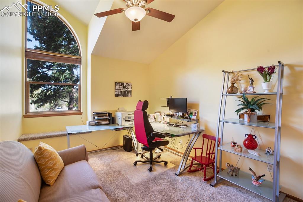 Image 22 of 50: Bedroom