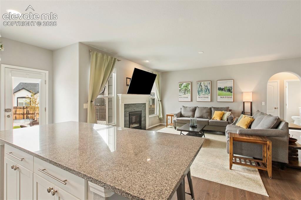 Image 10 of 49: Kitchen
