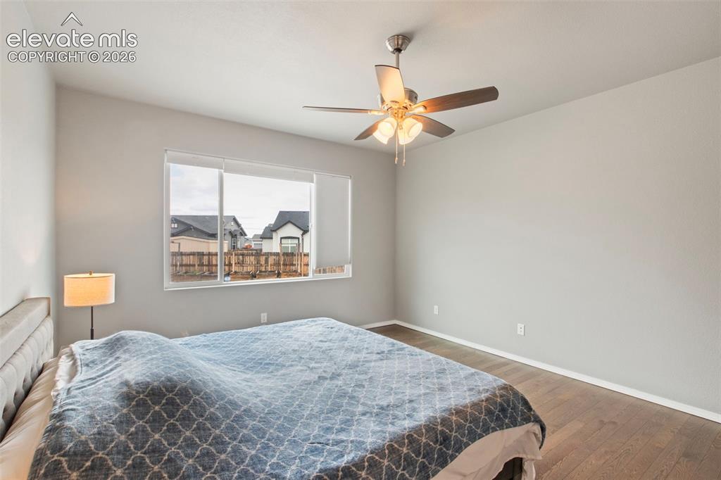 Image 16 of 49: Bedroom