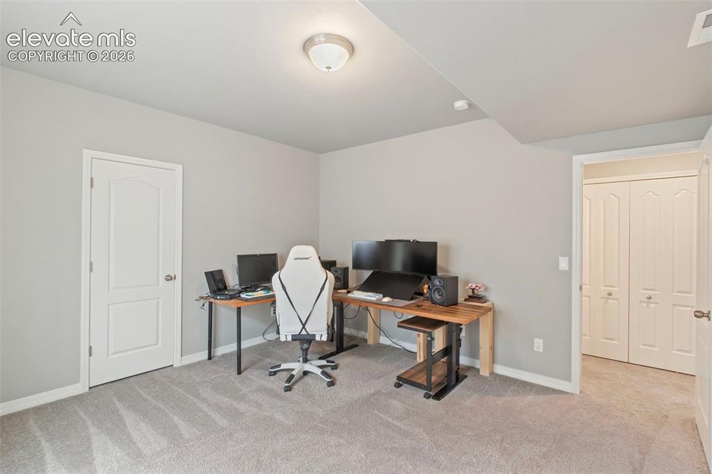 Image 34 of 49: Office