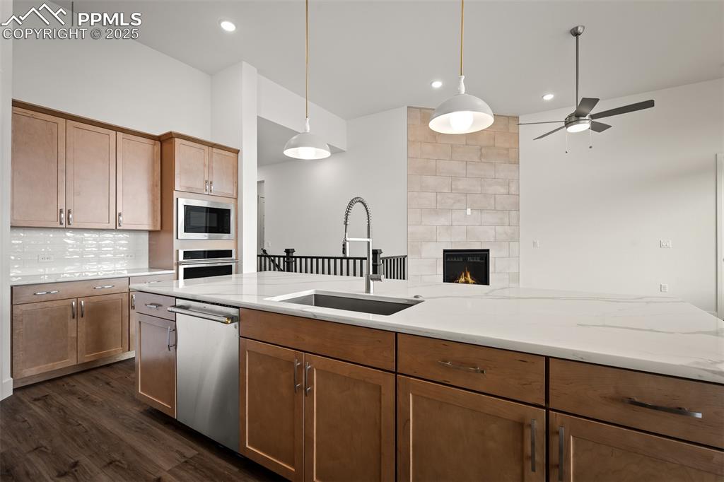 Image 12 of 38: Kitchen