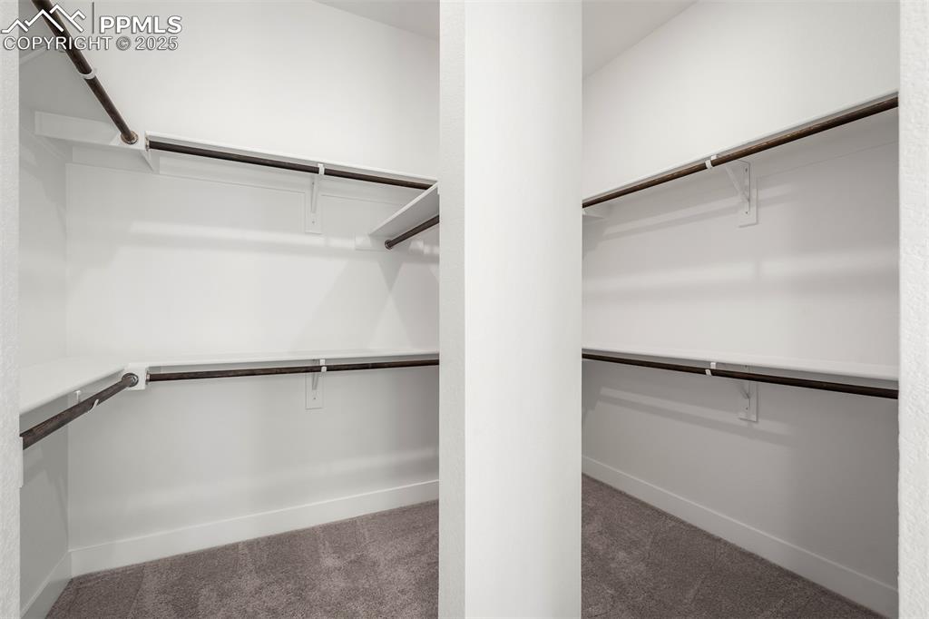 Image 22 of 38: Closet