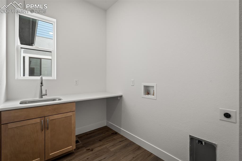 Image 26 of 38: Laundry