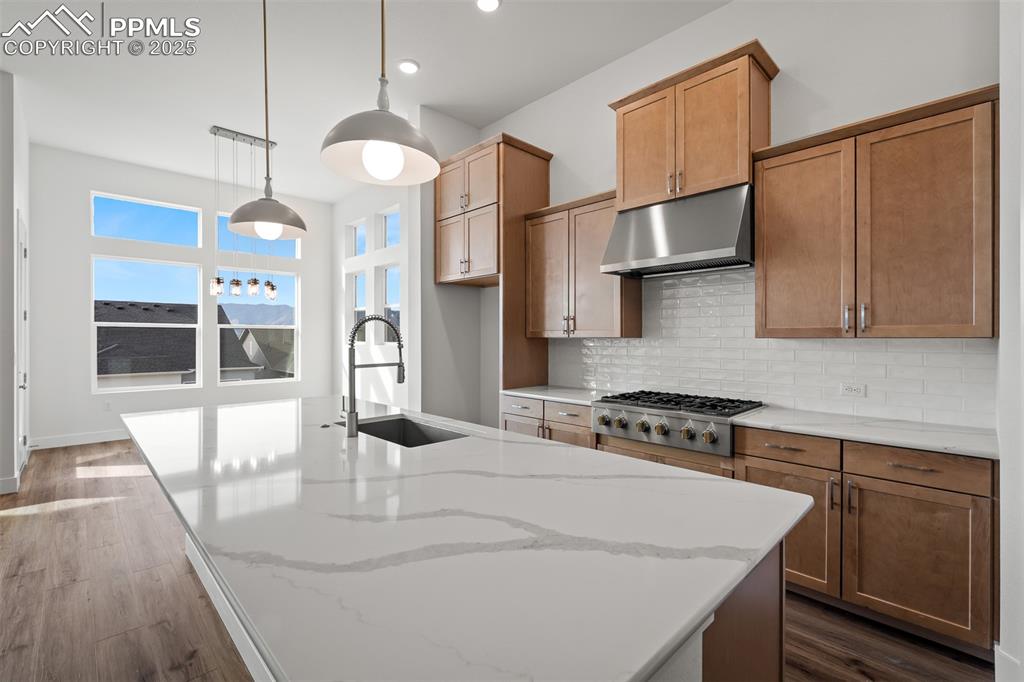 Image 8 of 38: Kitchen