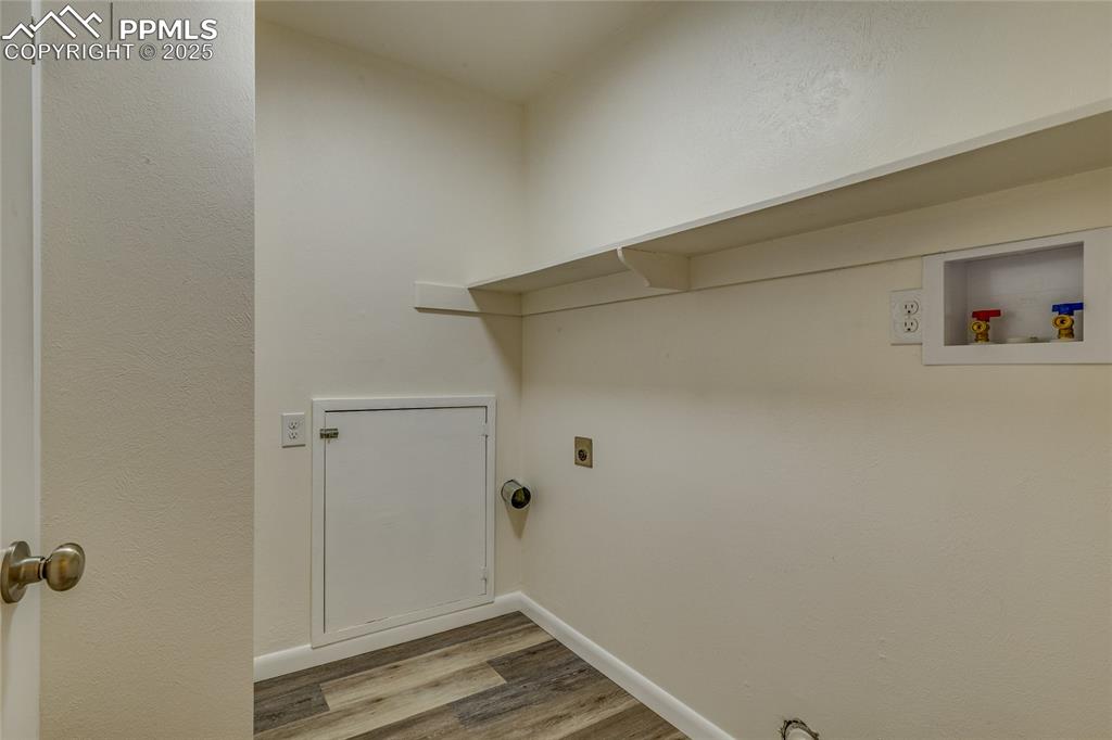 Image 16 of 44: Laundry