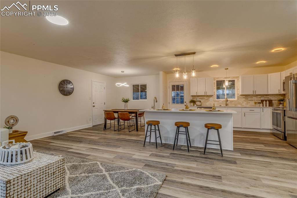 Image 2 of 44: Kitchen