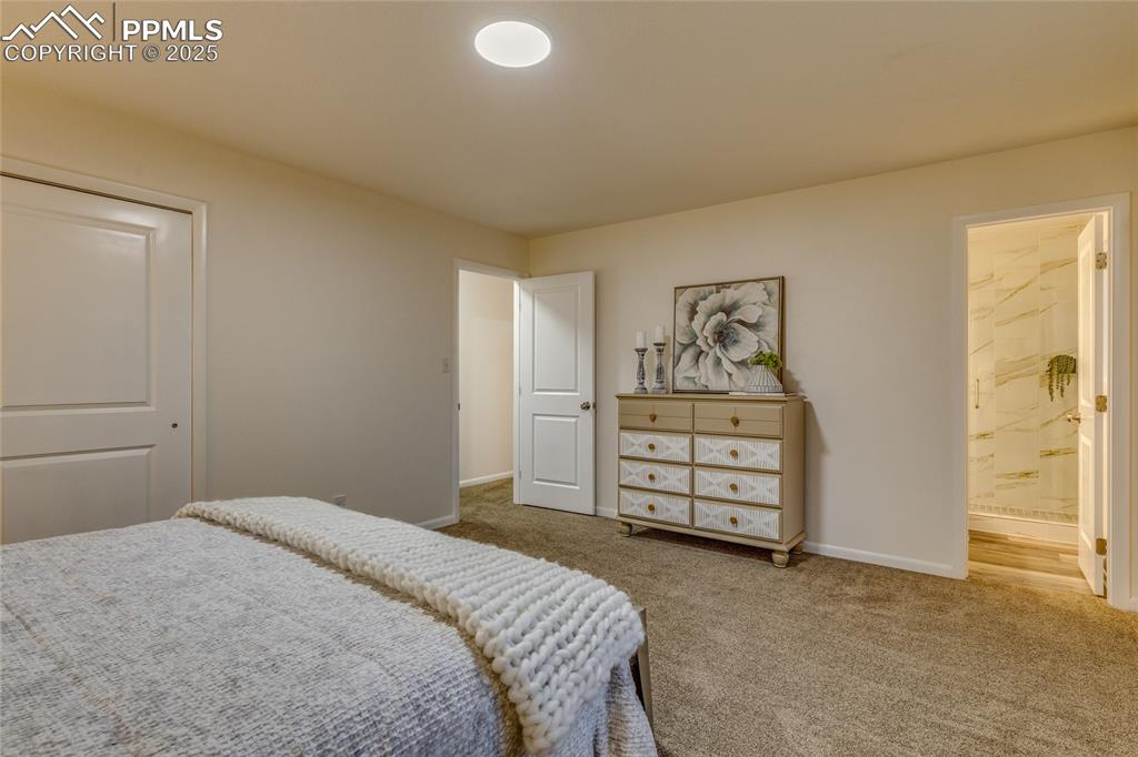 Image 25 of 44: Bedroom