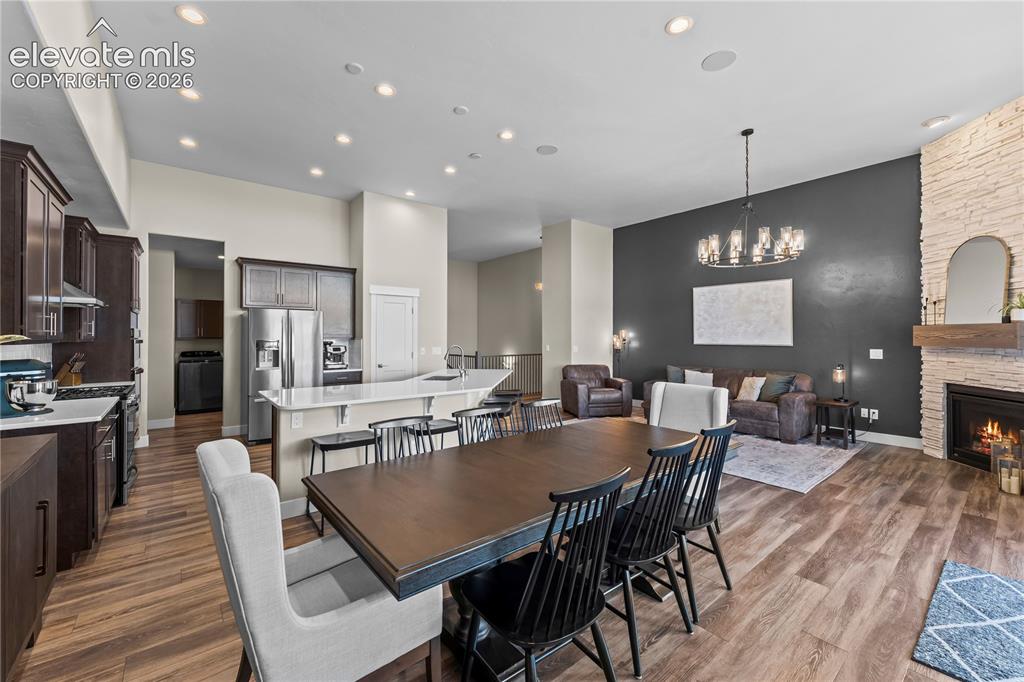 Image 11 of 43: Dining Area