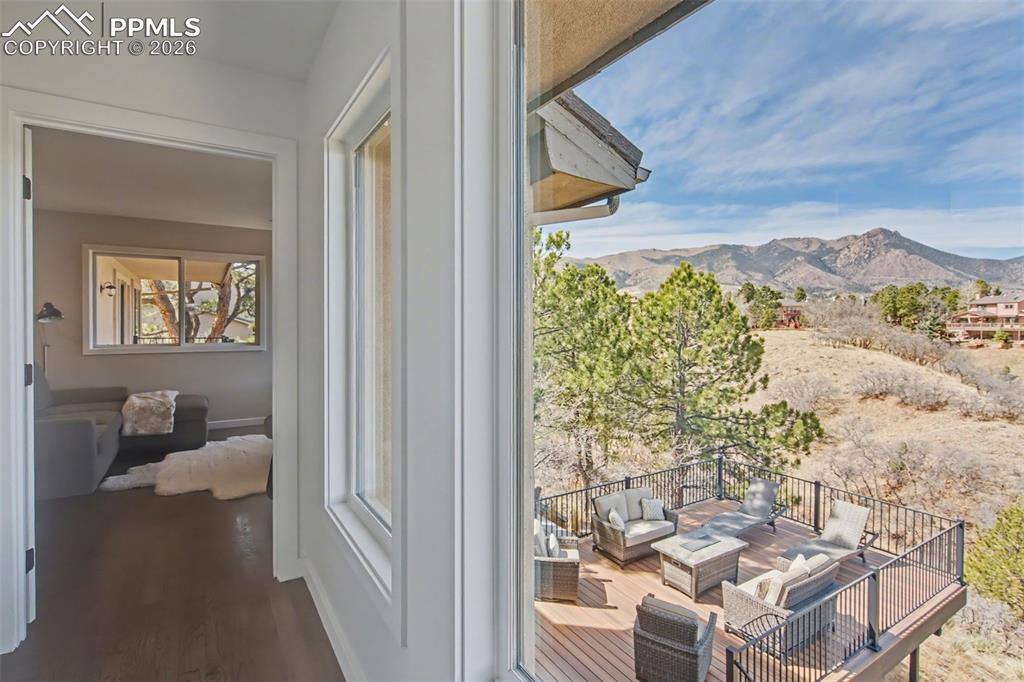 Image 17 of 50: Entrance to primary suite