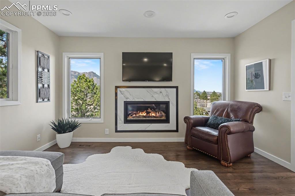 Image 21 of 50: Master Bedroom