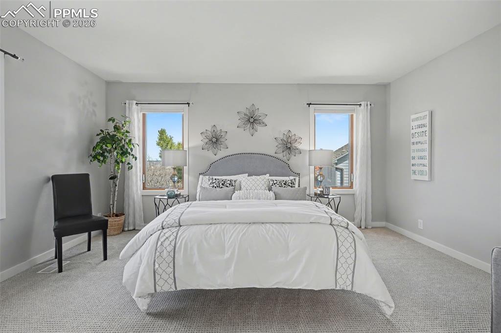 Image 30 of 50: Bedroom