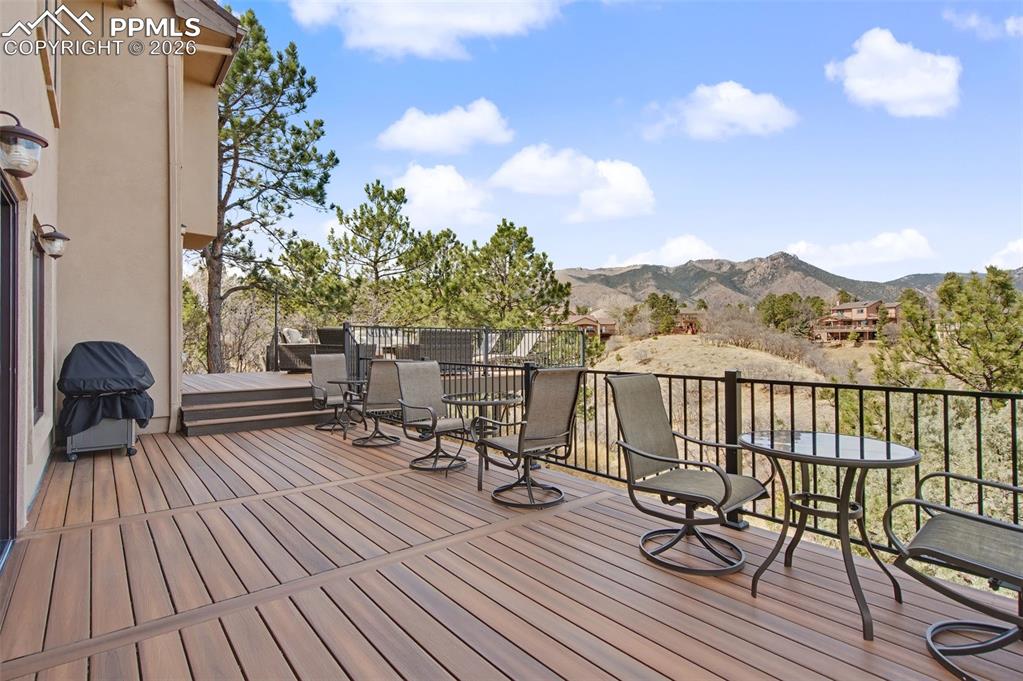 Image 37 of 50: Deck