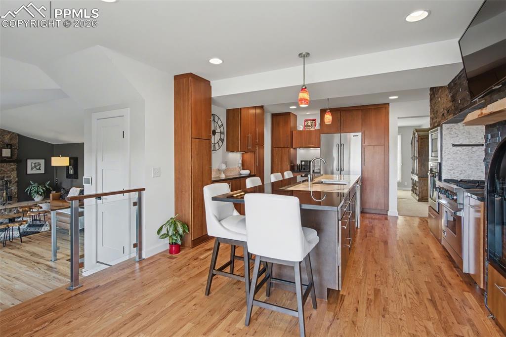 Image 6 of 50: Kitchen