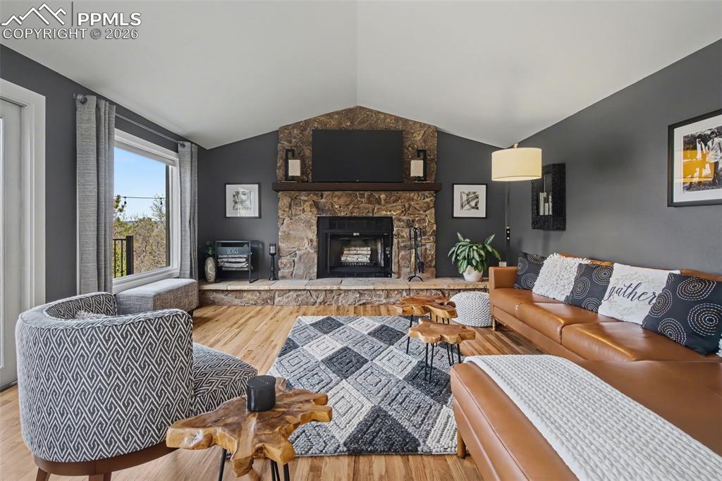 Image 9 of 50: Family Room