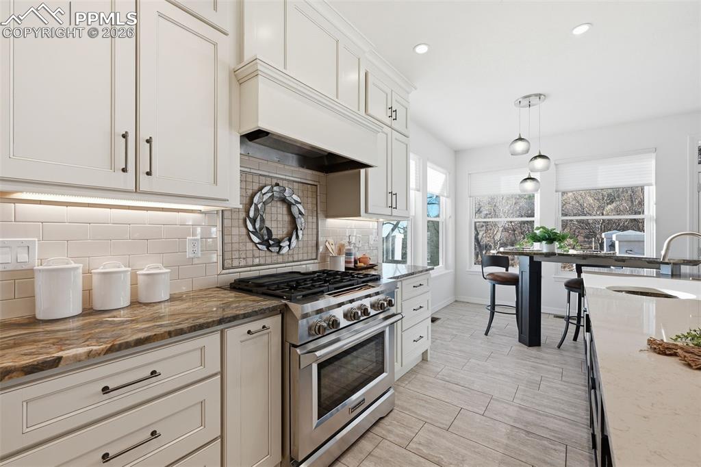 Image 12 of 48: Kitchen