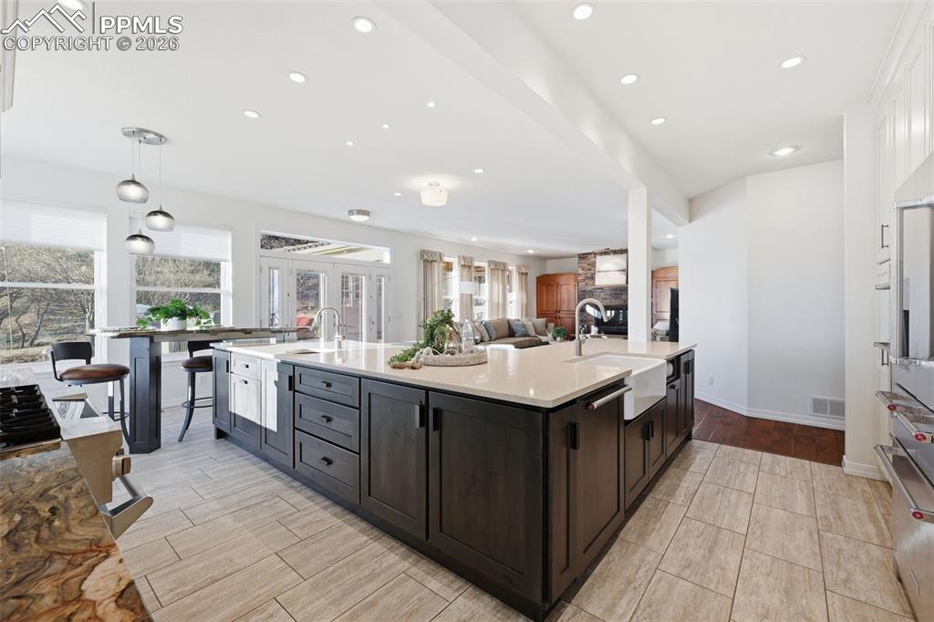 Image 13 of 48: Kitchen