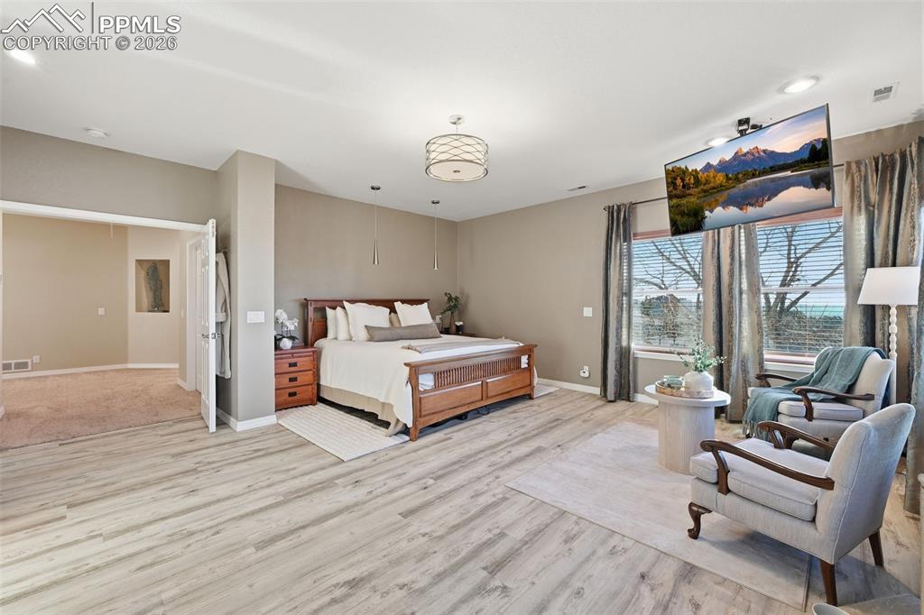 Image 19 of 48: Master Bedroom