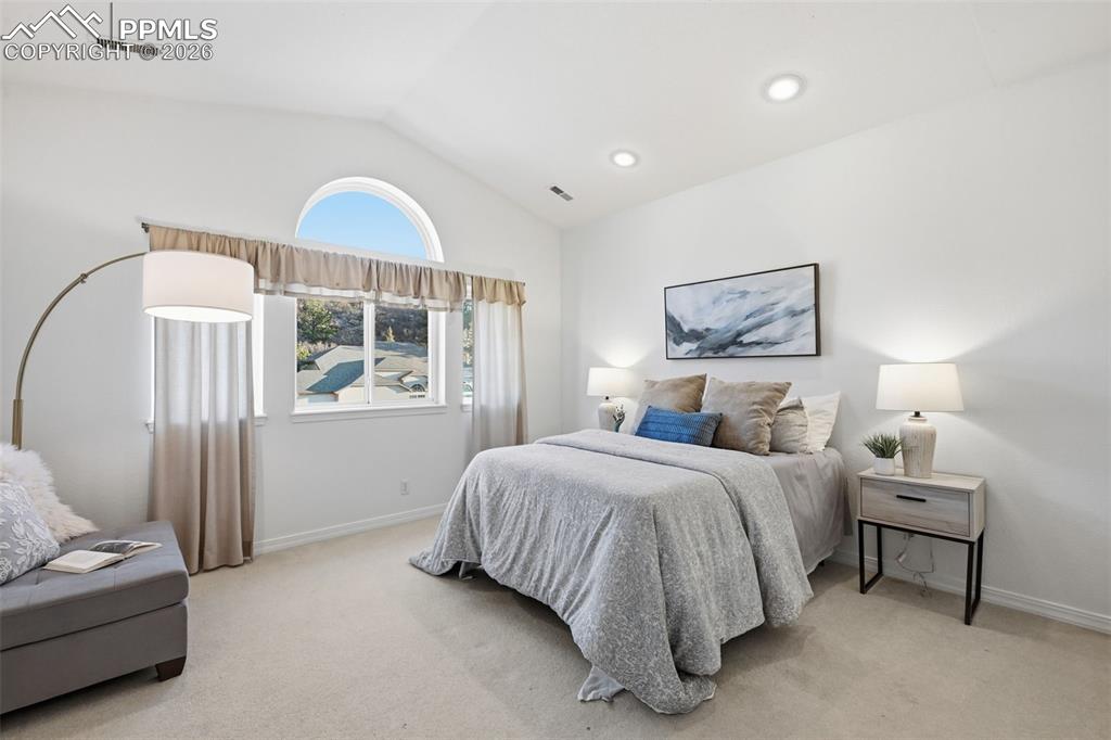 Image 25 of 48: Bedroom