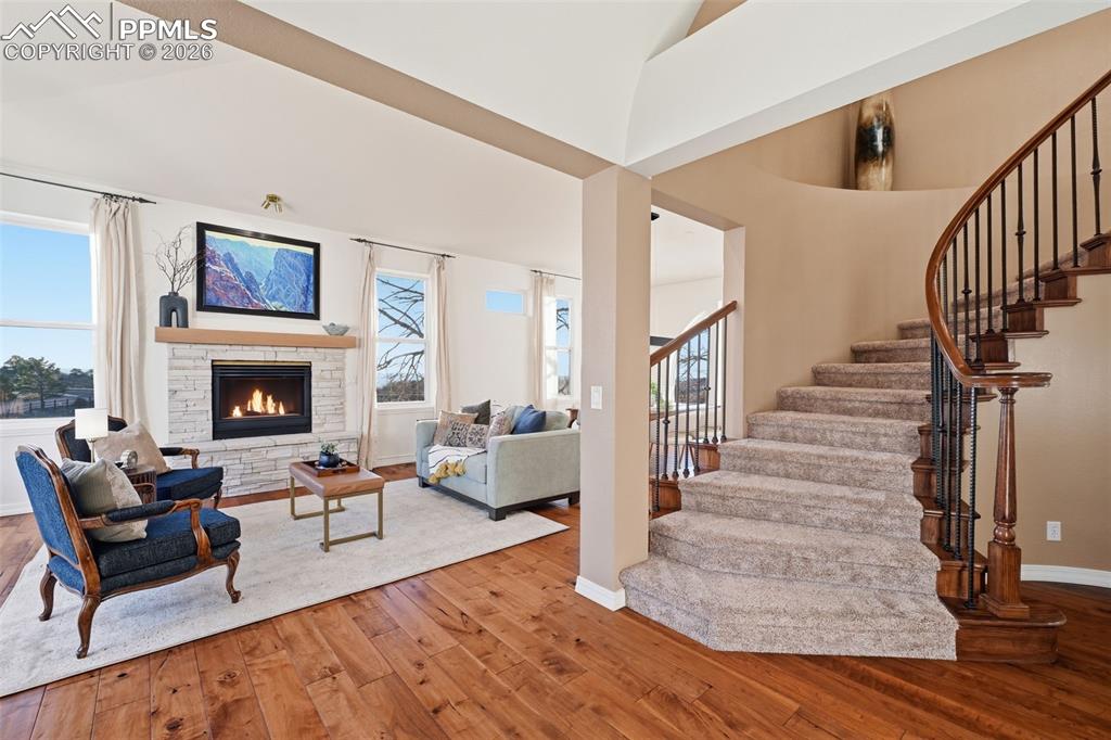 Image 3 of 48: Entrance Foyer