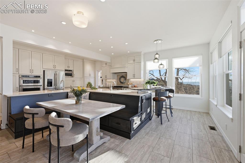 Image 9 of 48: Kitchen