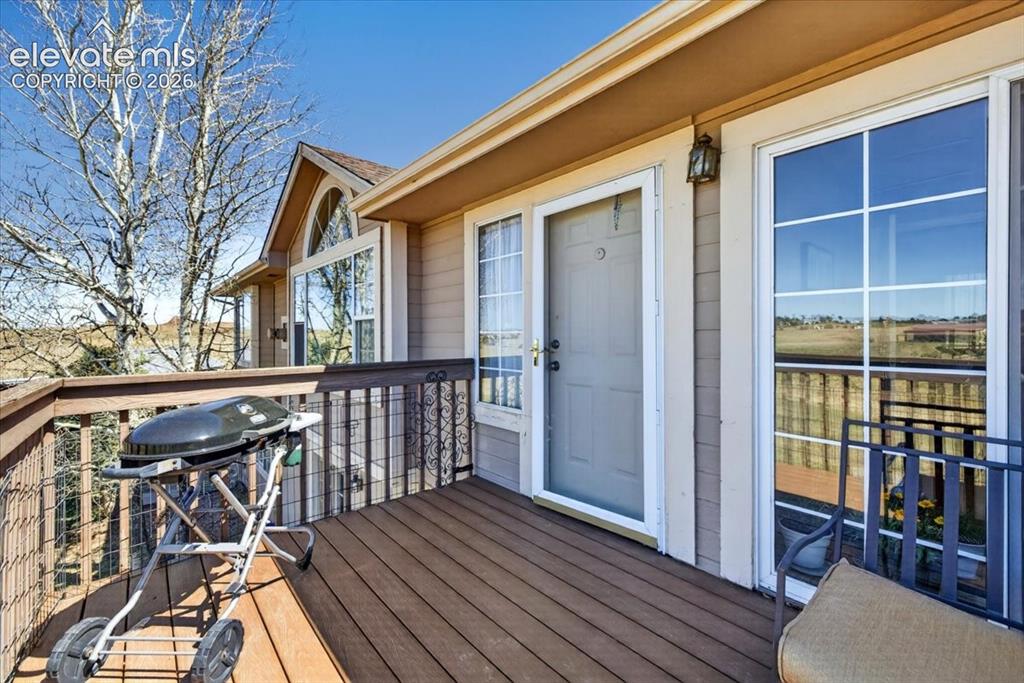 Image 10 of 18: Deck