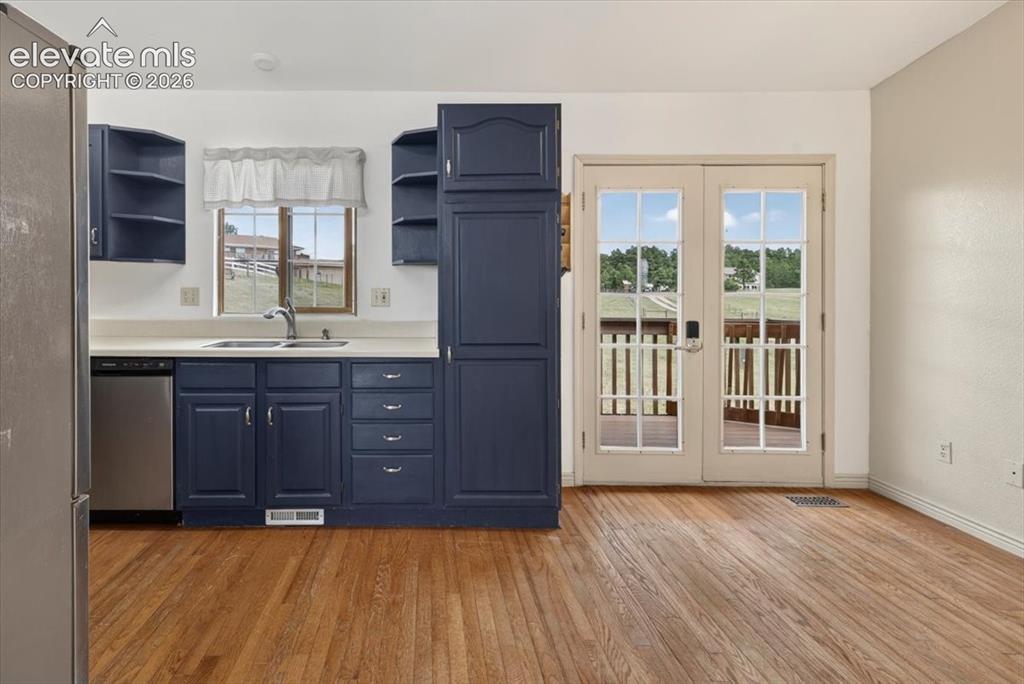 Image 12 of 48: Kitchen