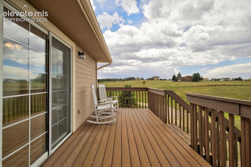 Image 20 of 48: Deck