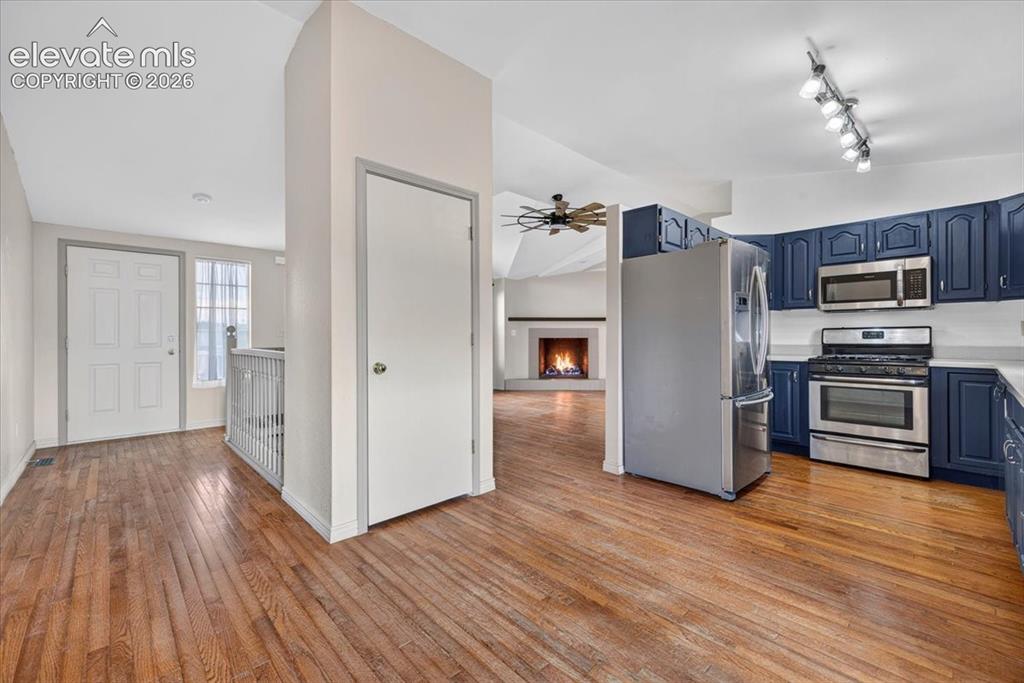 Image 5 of 48: Kitchen