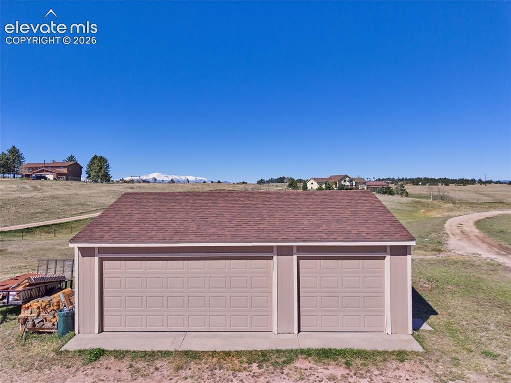 Image 6 of 18: Detached 3 car garage - workshop 