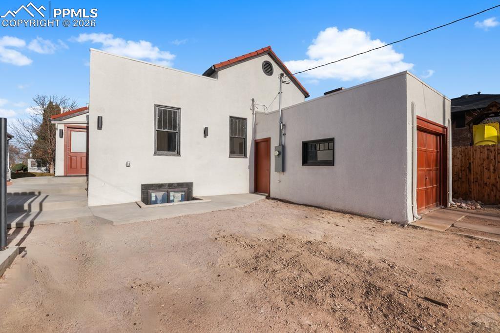 Image 39 of 40: Back of Structure