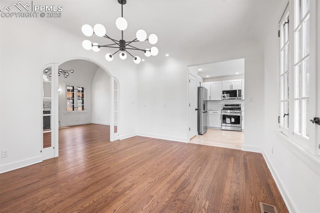 Image 7 of 40: Living Room