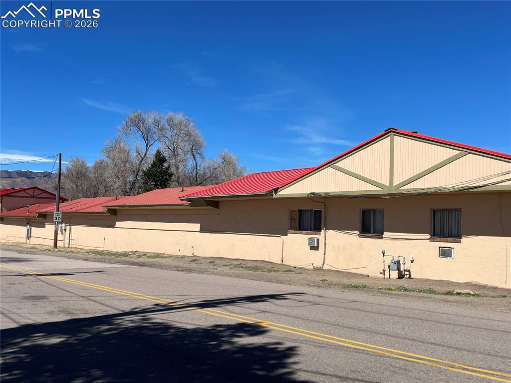 Image 6 of 6: View of building exterior