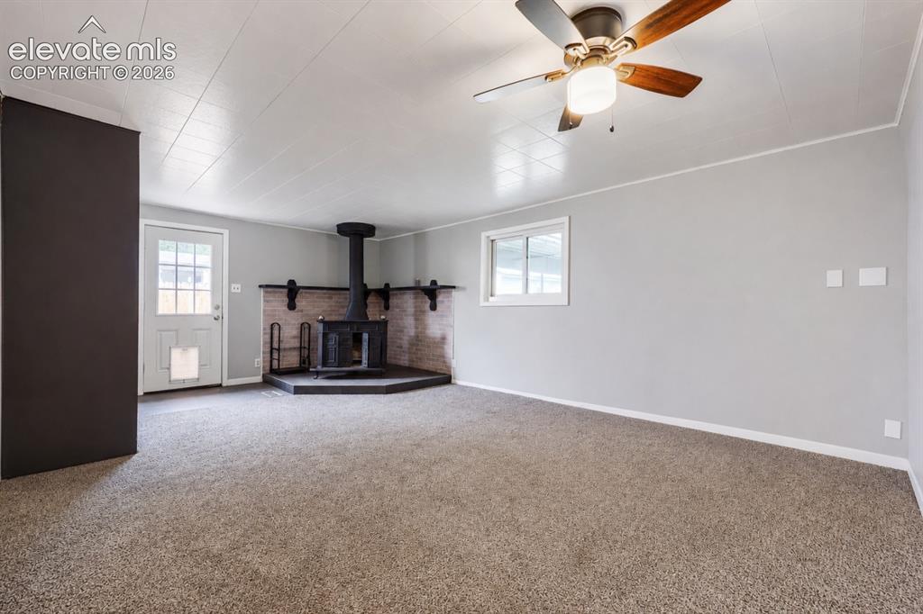 Image 7 of 20: Living Room