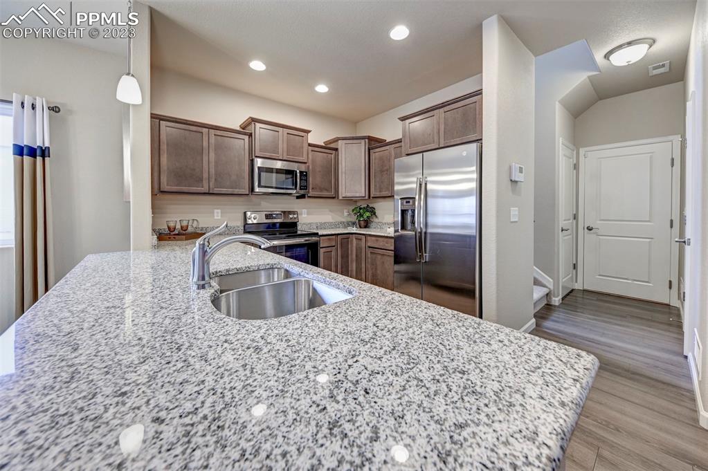 Listing 4291430, Image 10 of 23