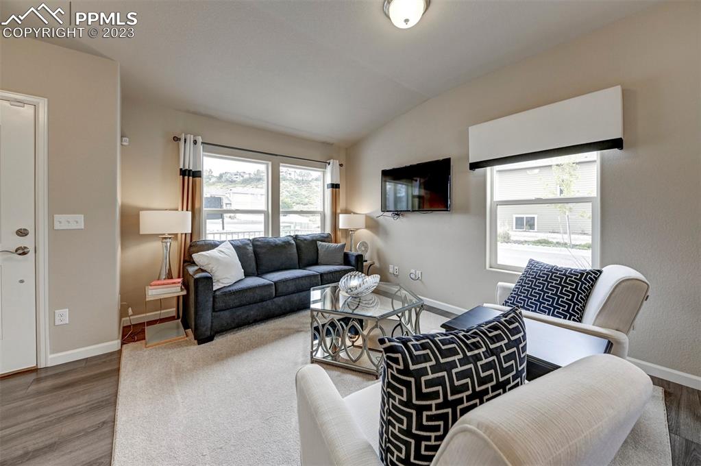 Listing 4291430, Image 3 of 23