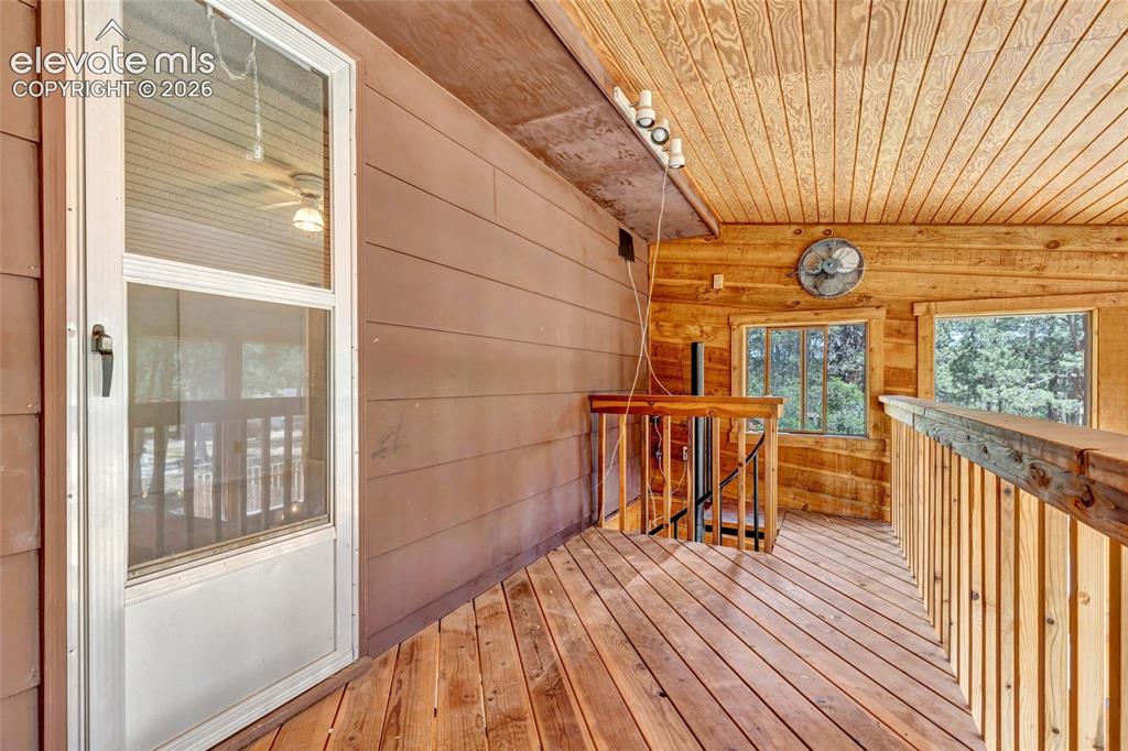 Image 6 of 45: Deck