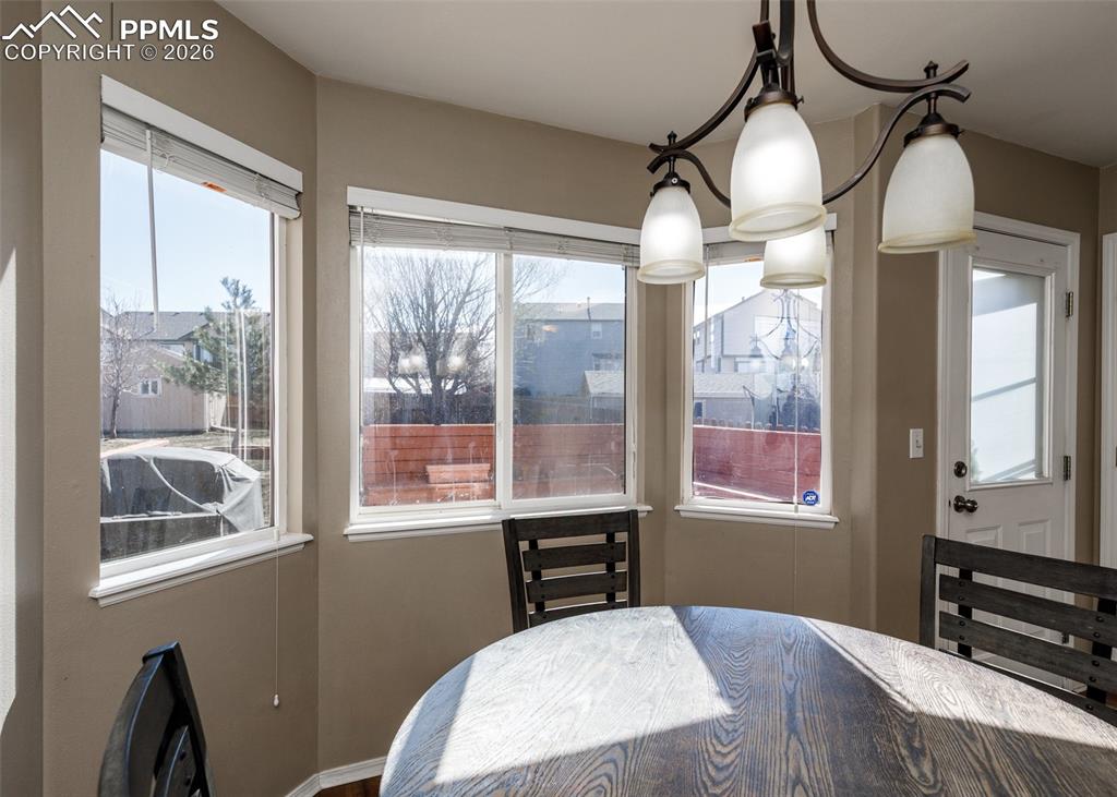 Image 13 of 42: Dining Area