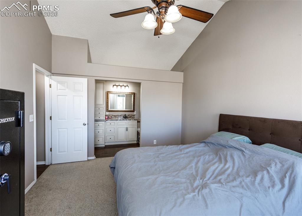 Image 18 of 42: Bedroom