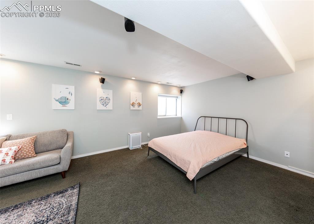 Image 22 of 42: Bedroom