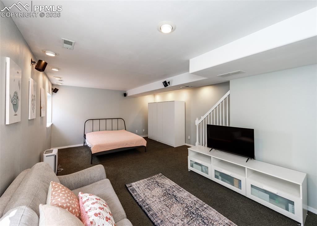 Image 24 of 42: Bedroom