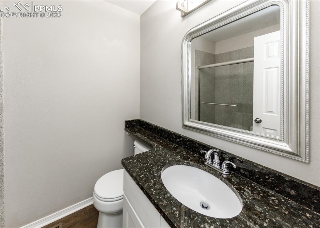 Image 28 of 42: Bathroom