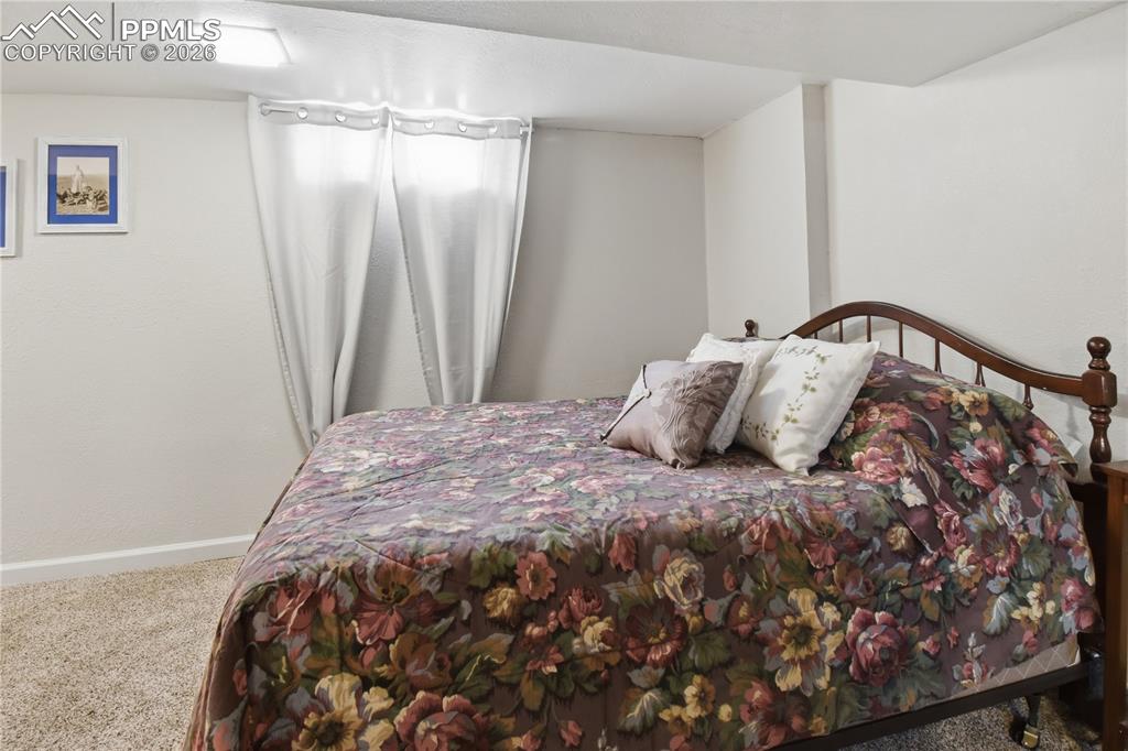 Image 21 of 47: Bedroom