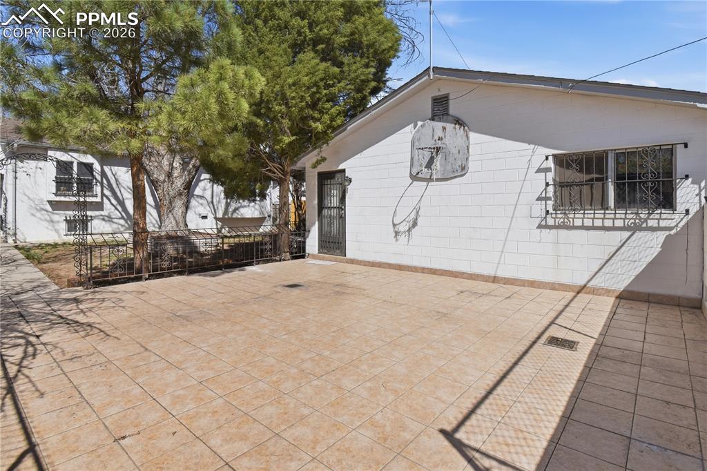 Image 44 of 47: Patio