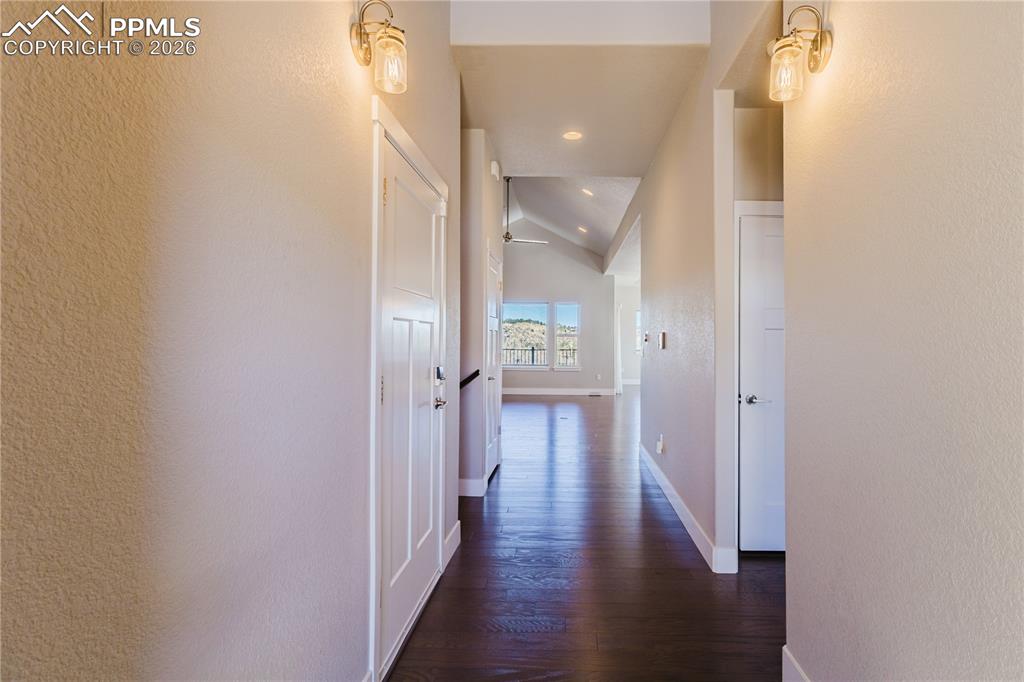 Image 12 of 50: Entrance Hallway