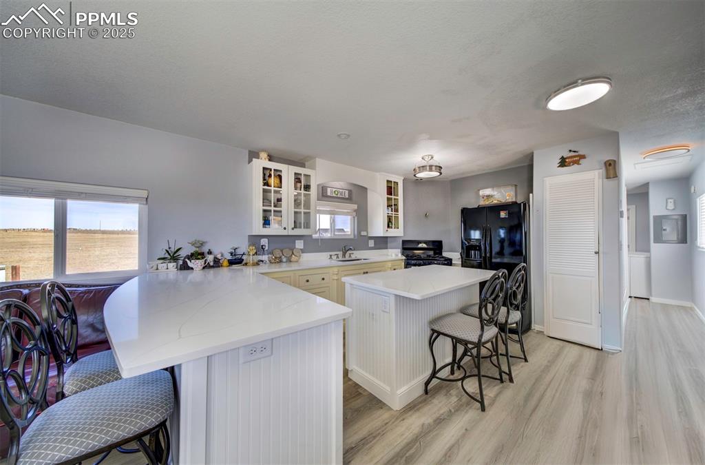 Image 12 of 47: Kitchen
