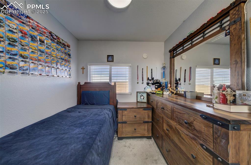 Image 24 of 50: Bedroom