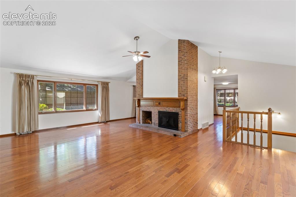 Image 10 of 50: Living Room