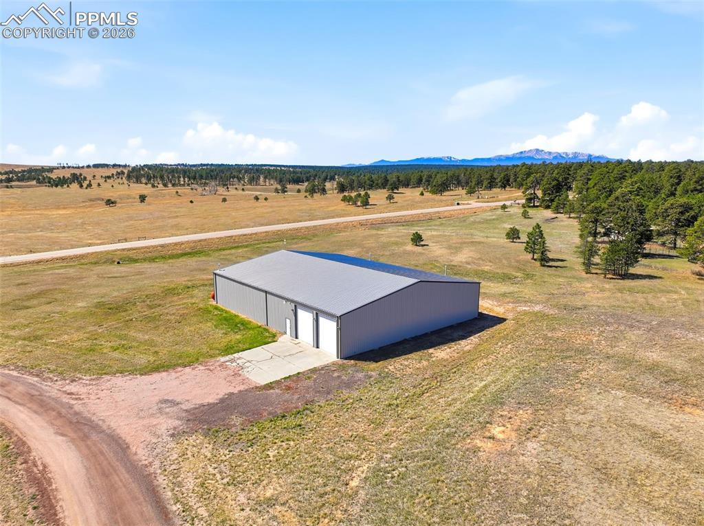 Image 36 of 50: Workshop